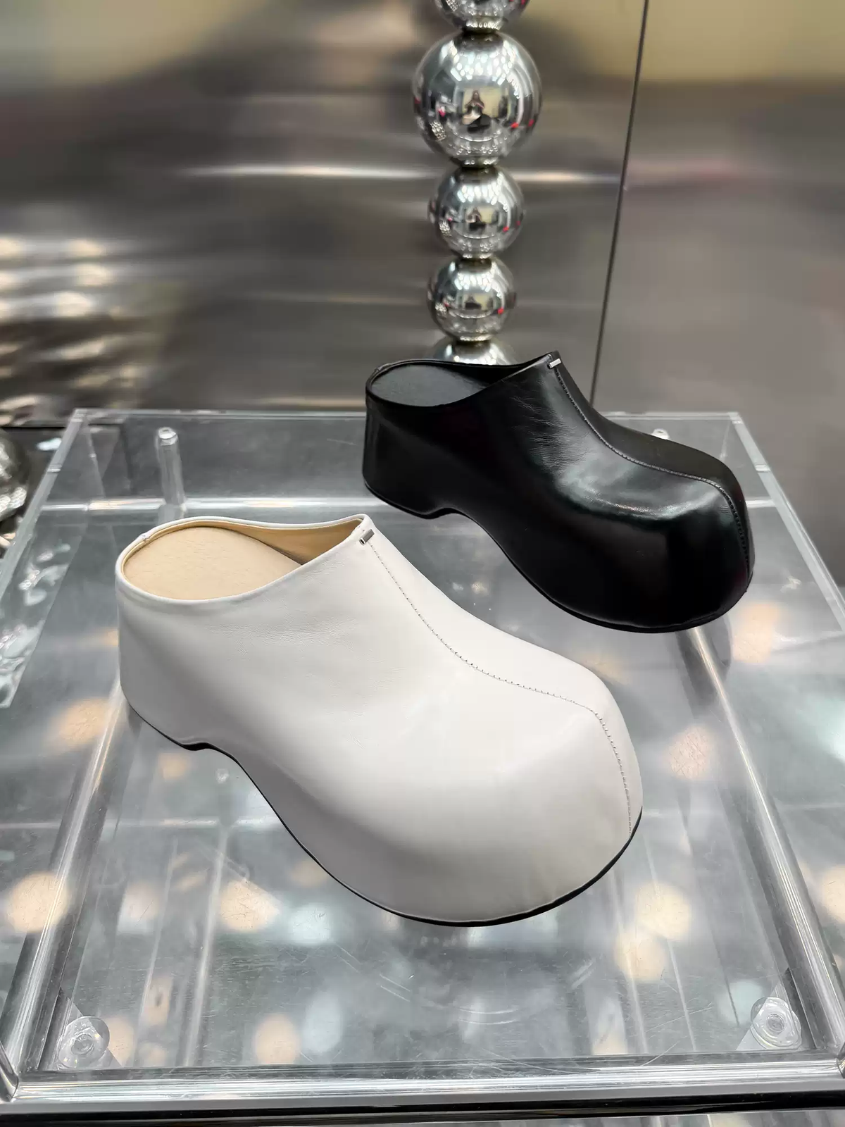 Summer new style of sponge cake thick soled small tire cow pure leather sandals with support for outer wear and half flip flops Order now 7-10 days