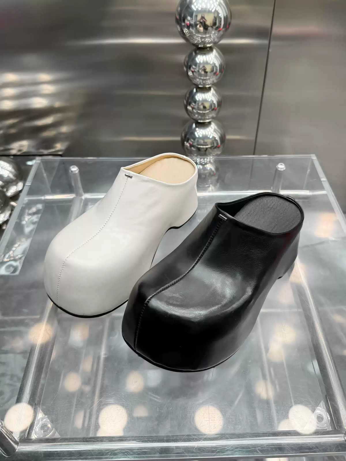 Summer new style of sponge cake thick soled small tire cow pure leather sandals with support for outer wear and half flip flops Order now 7-10 days