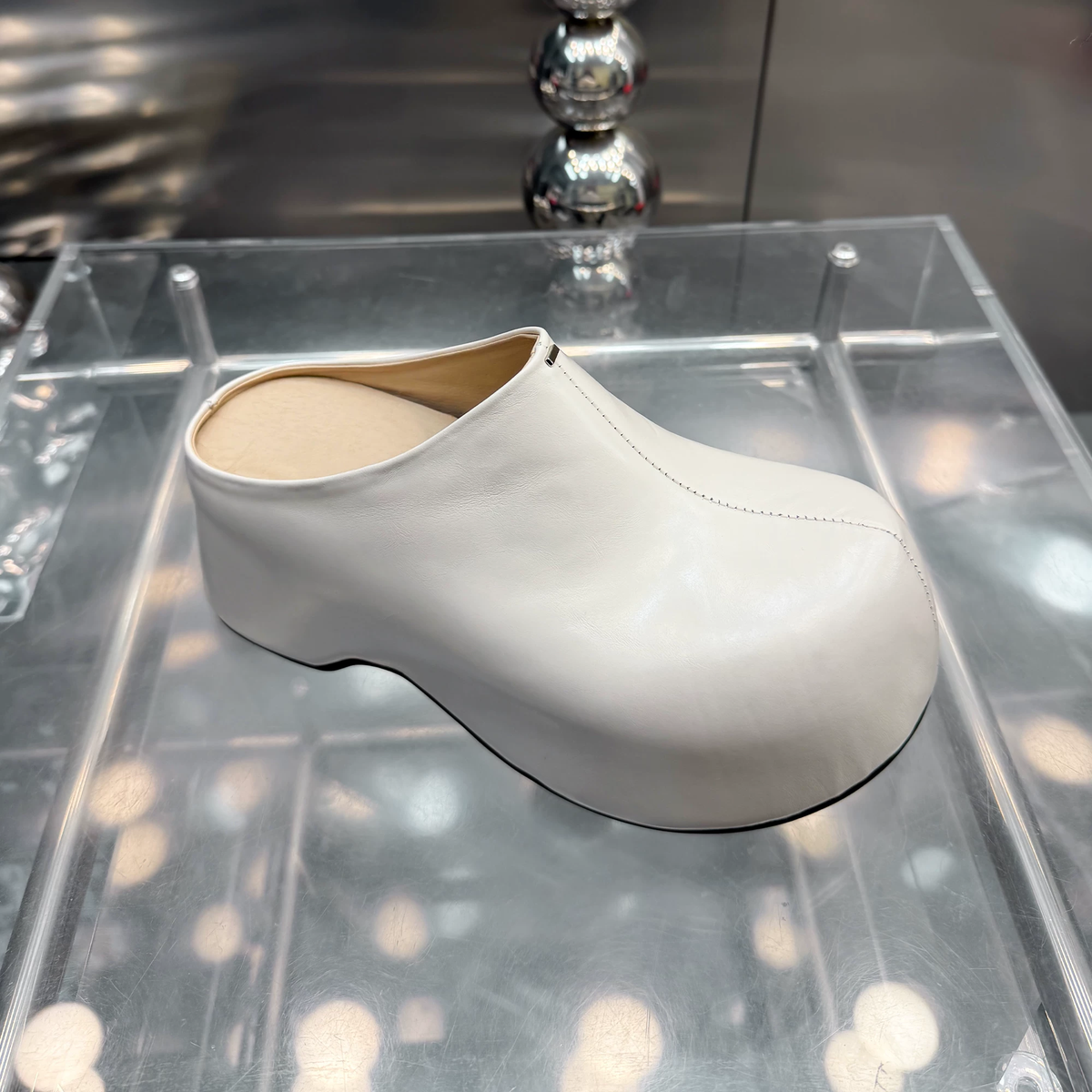 Summer new style of sponge cake thick soled small tire cow pure leather sandals with support for outer wear and half flip flops Order now 7-10 days